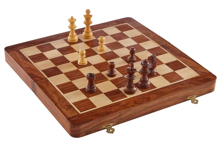 Wellington Wooden Magnetic Chess Set